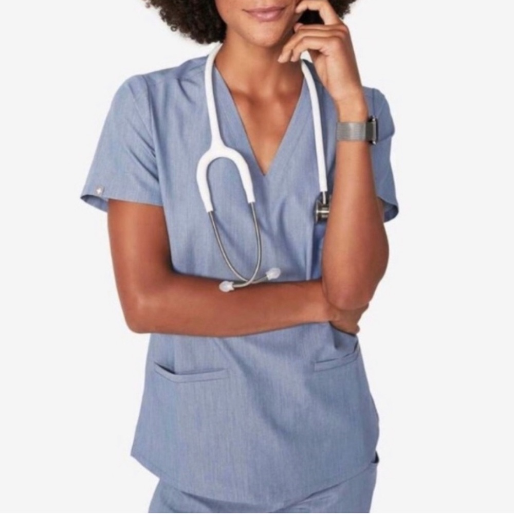 Figs Casma Three-Pocket Scrub Top in Heather Indigo